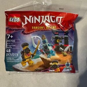 LEGO Ninjago Dragon's Rising Battle Set with Red and Blue